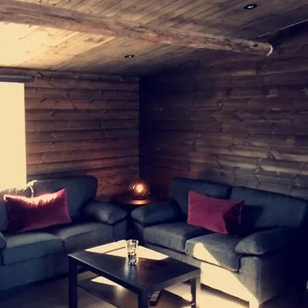 Hitra Fishing Vacation Apartment Kvenvær